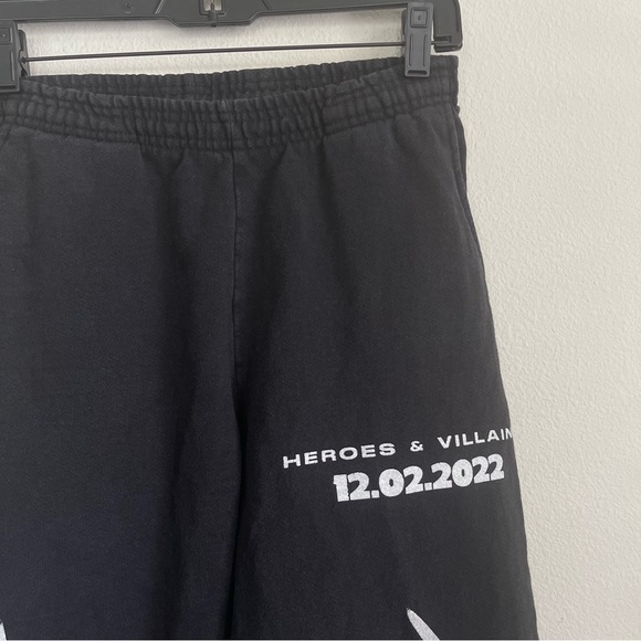 Metro Boomin Heroes and Villains Sweats Sweatpants - Picture 2 of 7